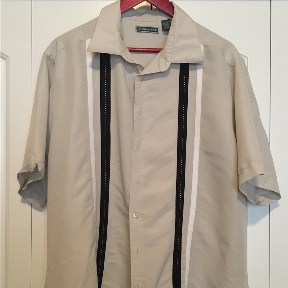 Men’s casual short sleeve button down shirt